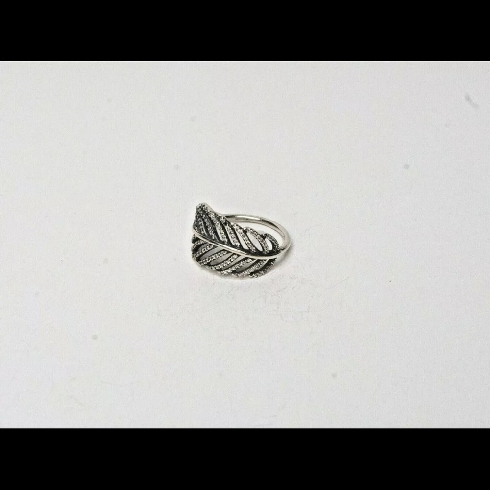 Pandora "Light as a Feather" Ring